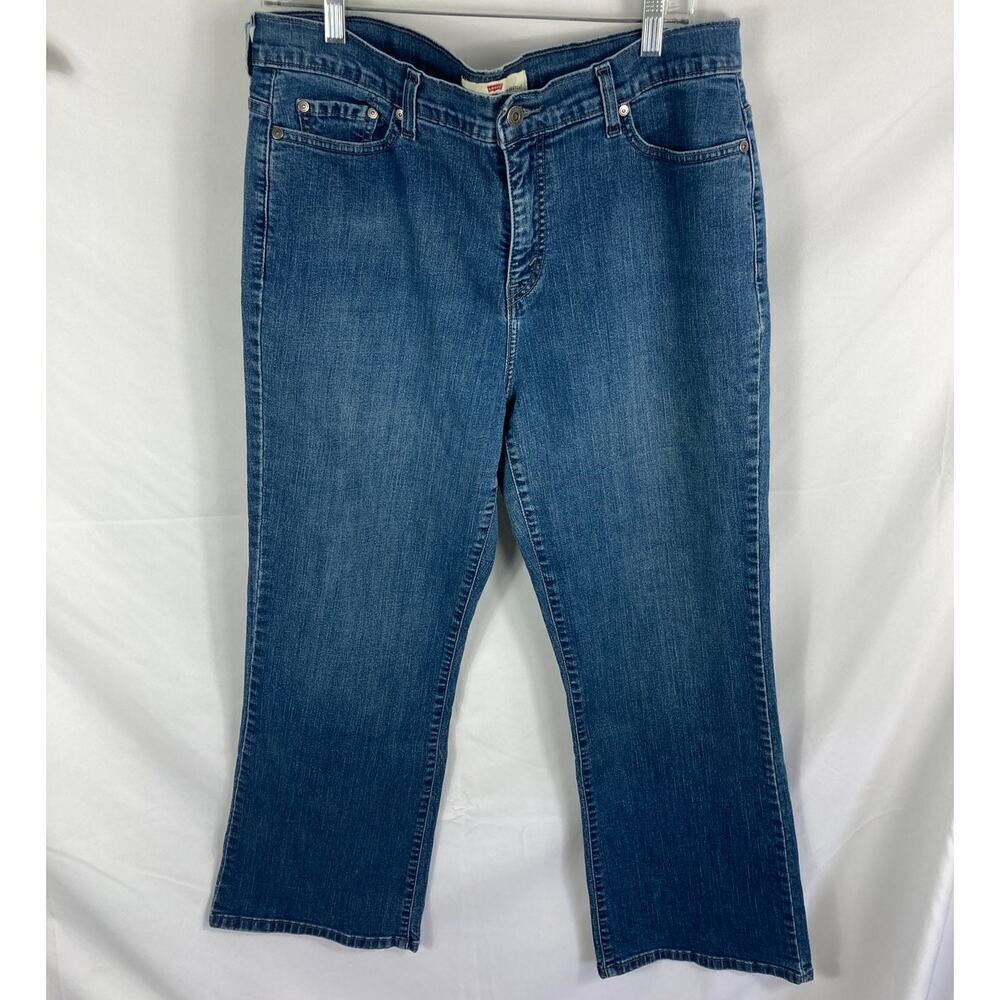 Levis 512 perfectly Slimming Bootcut Jean Size 16